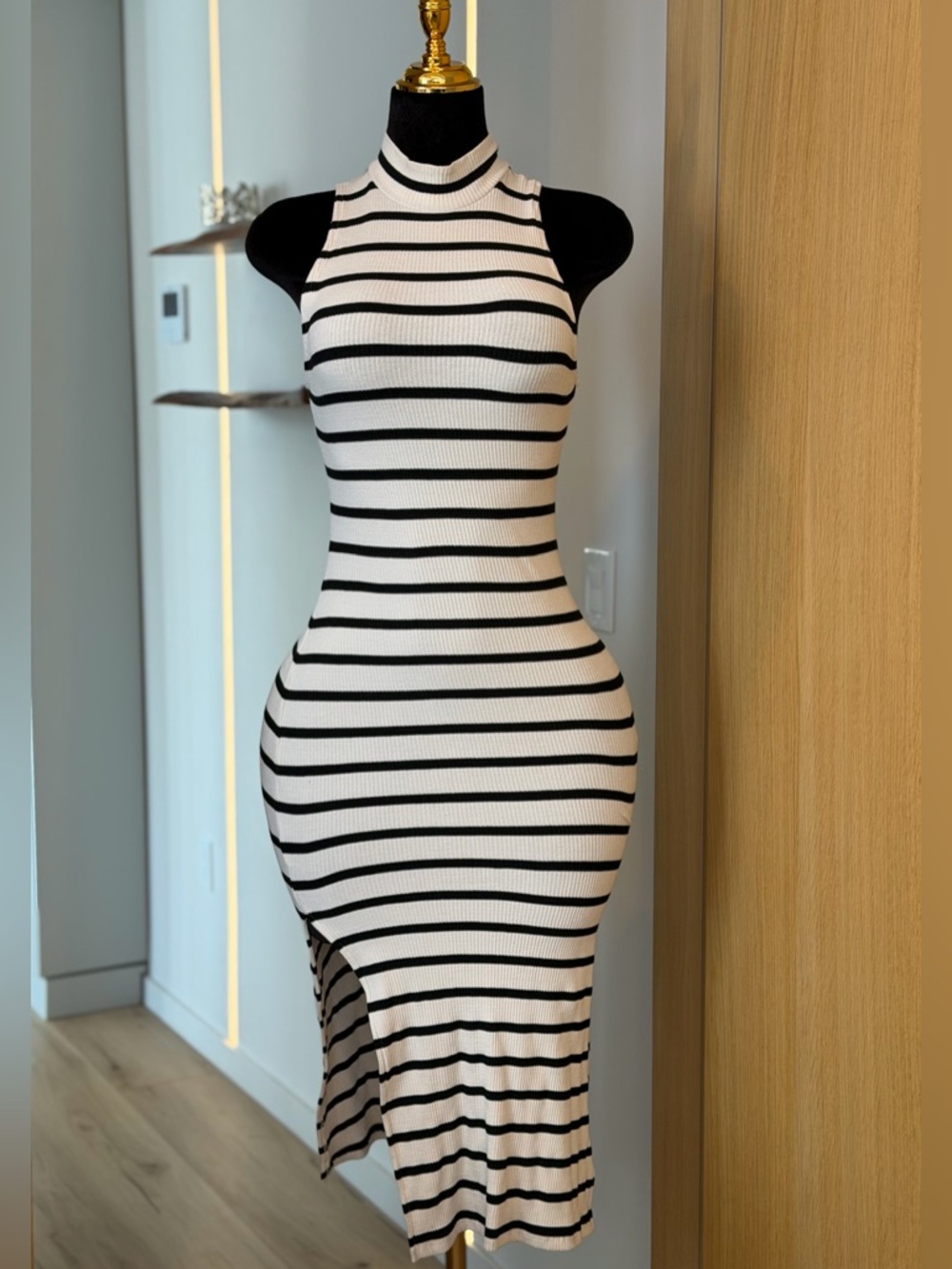 Bershka Striped Minimalist Sleeveless Midi Dress — Black & White | Everyday Muse